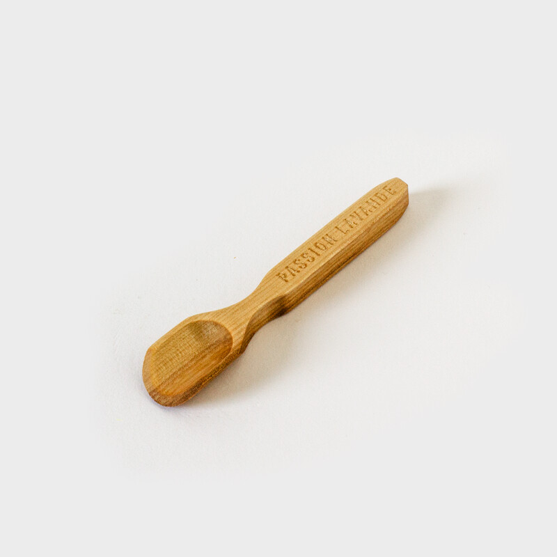 Petite cuillère artisanale en bois