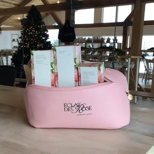 Ensemble cadeau no 5 - Trousse Éclat de Rose