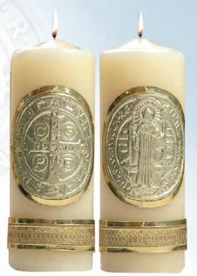 St Benedict Medal Cirios Candle - 5&quot; x 2&quot;