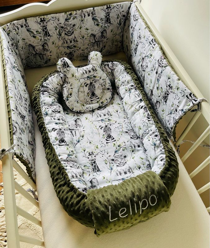 Tour de parc et tapis savane feuilles
