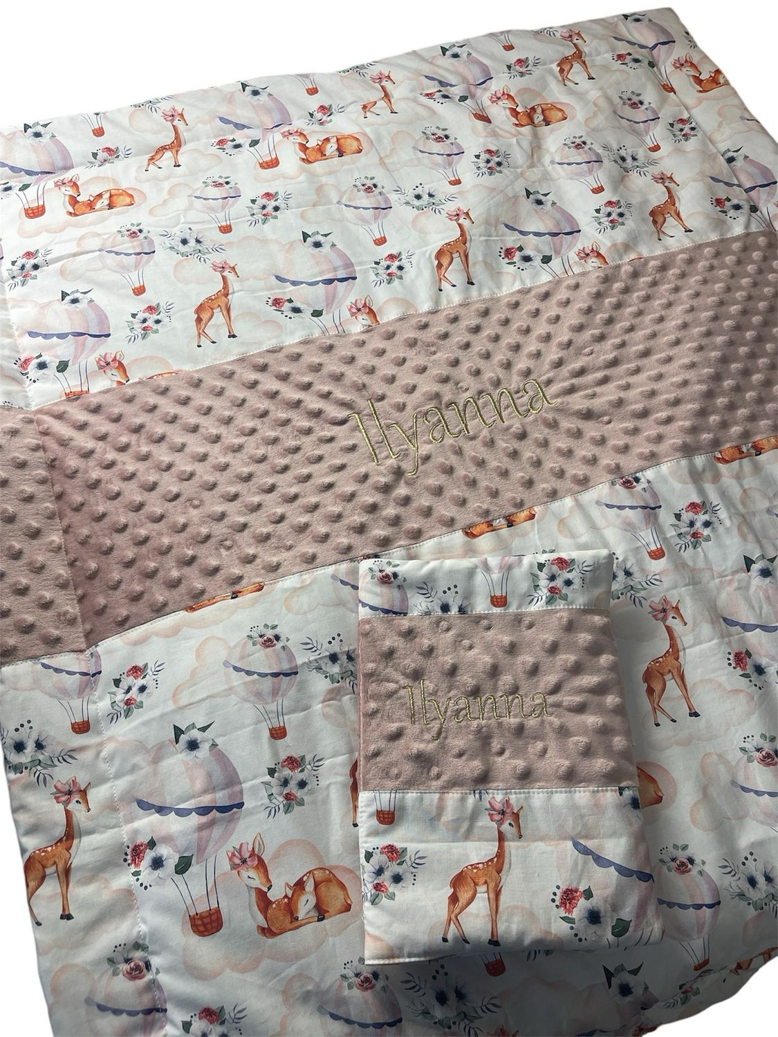 Couverture biche et montgolfière