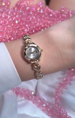 Reloj pulsera en fantasía.