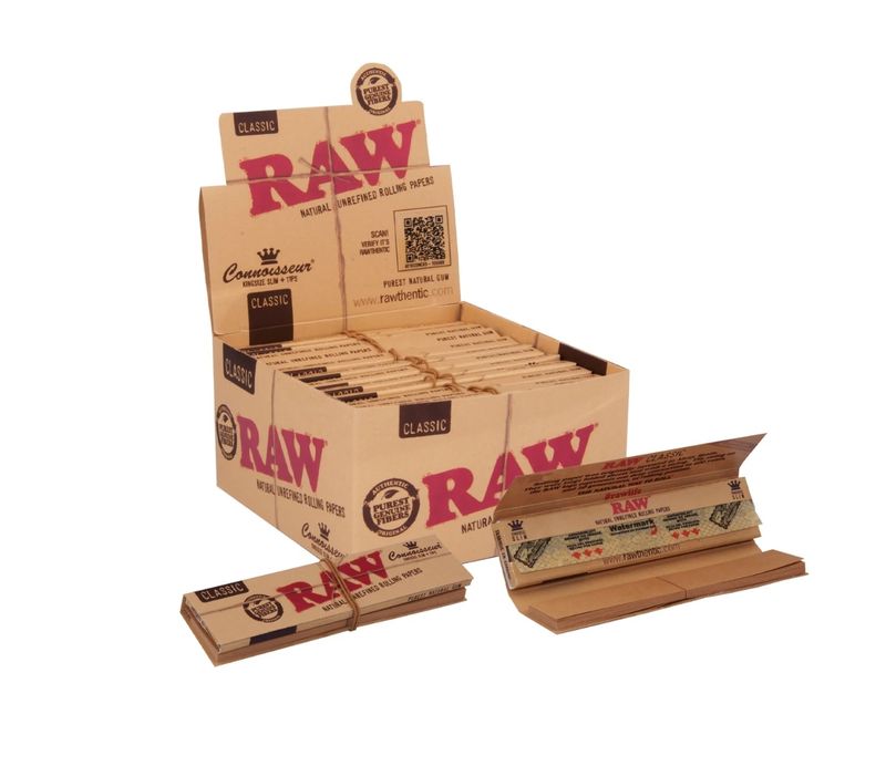 Raw Connoisseur Classic King Size Slim Leaves + Tips display (24 stuks)