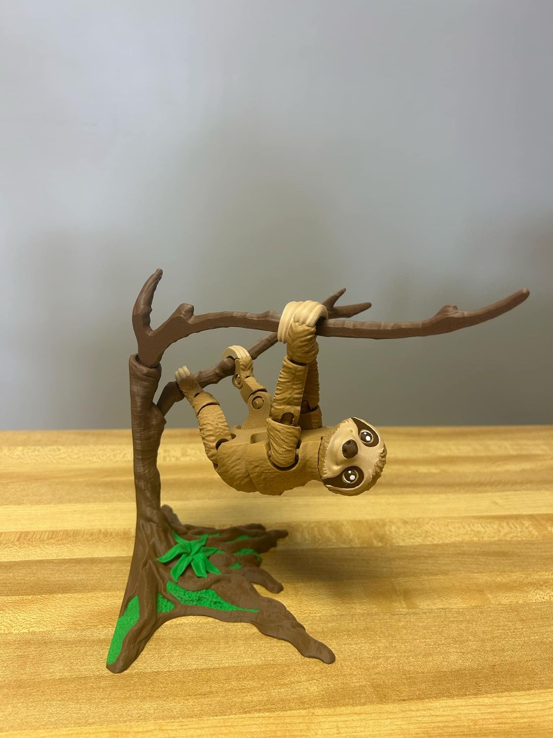 3D Sloth w/Tree