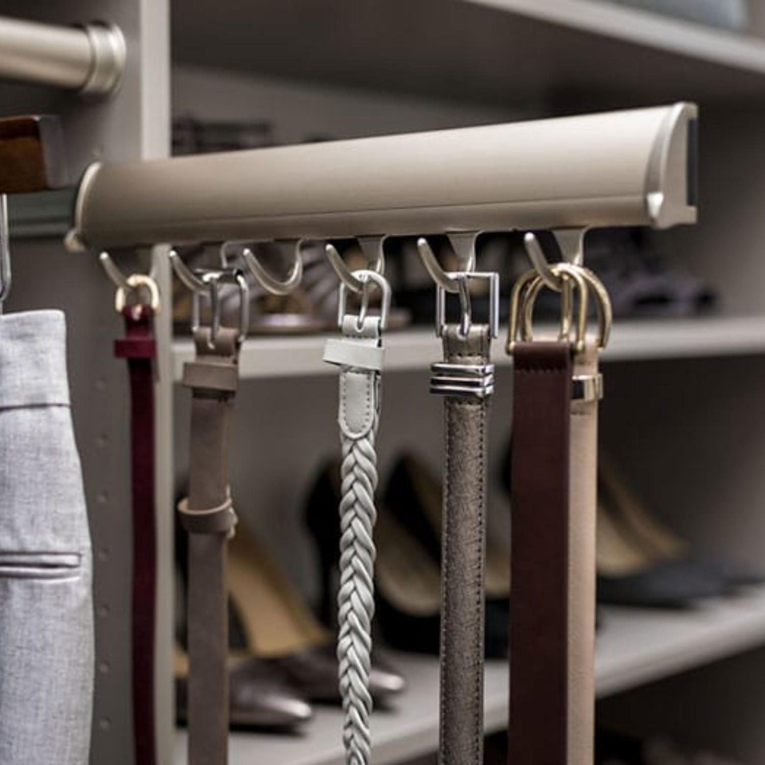Slide- out Belt Rack