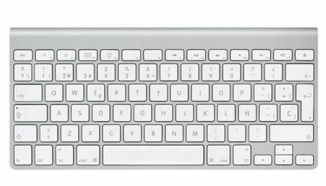 Apple Wireless Bluetooth Keyboard (Aluminum), Model: A1314 - Refurbished