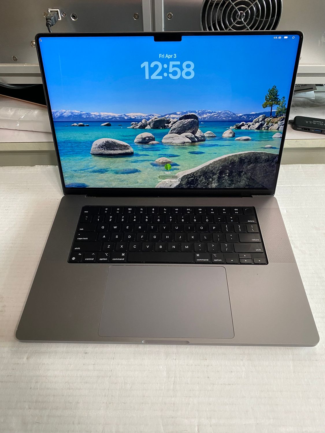 MacBook Pro 16" 2021 (M1 Max, 64GB Ram, 2TB SSD, Space Gray) - Grade B