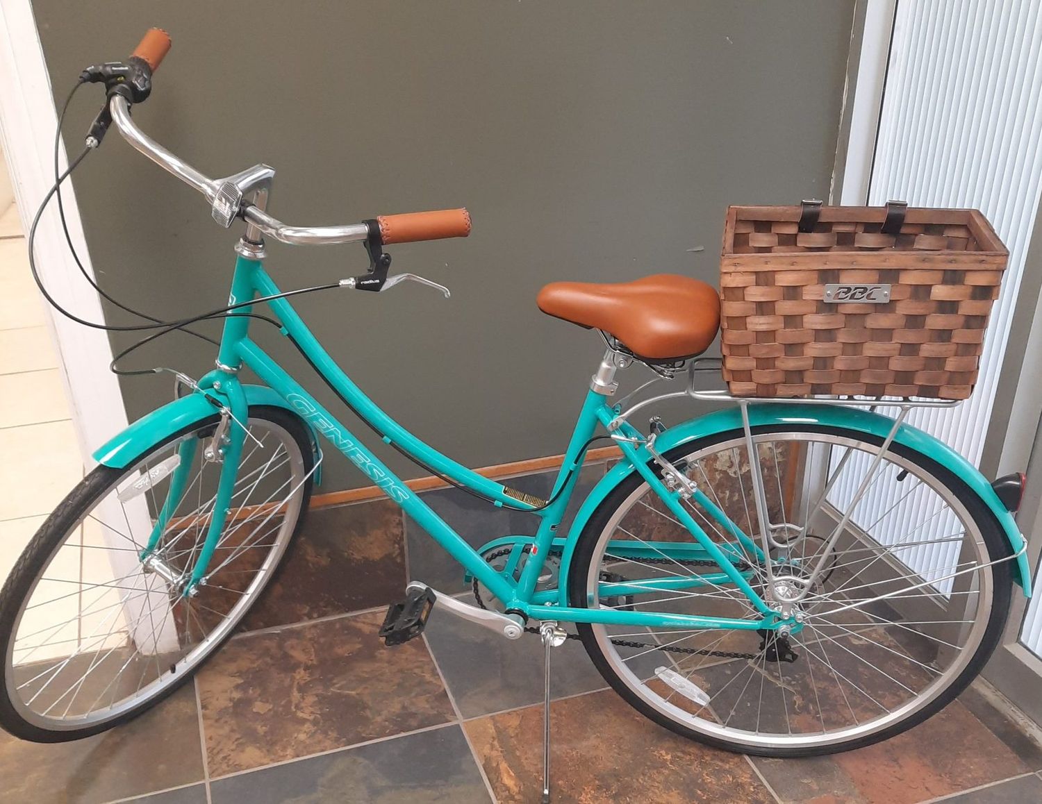 Woven Basket Double Mount Front or Rear Top