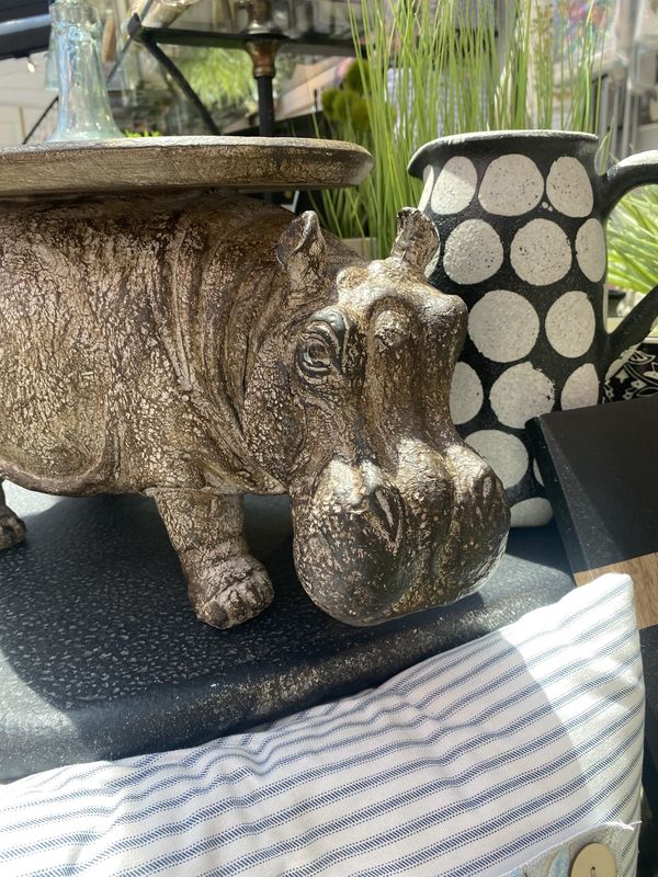 CC Resin Hippo Pedestal