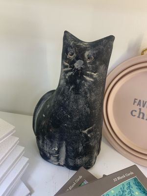 KA Lg Cat Statue