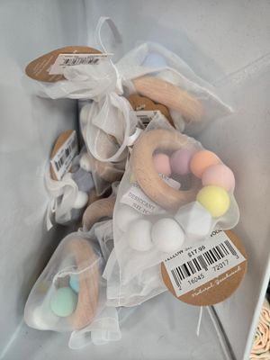 GREY SILICONE WOOD TEETHER