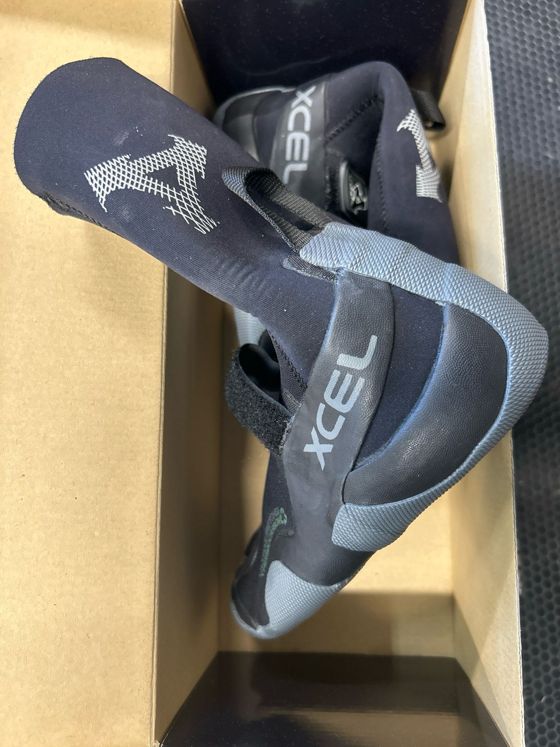 Xcel Infiniti Split Toe  Boot size 6 yth/women