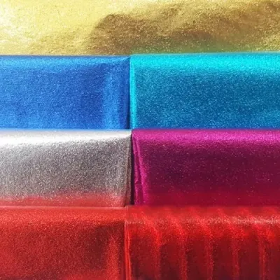 PAPEL DE REGALO GOFRADO METALIZADO CON 30 PZS. 3 COLORES DIFERENTES