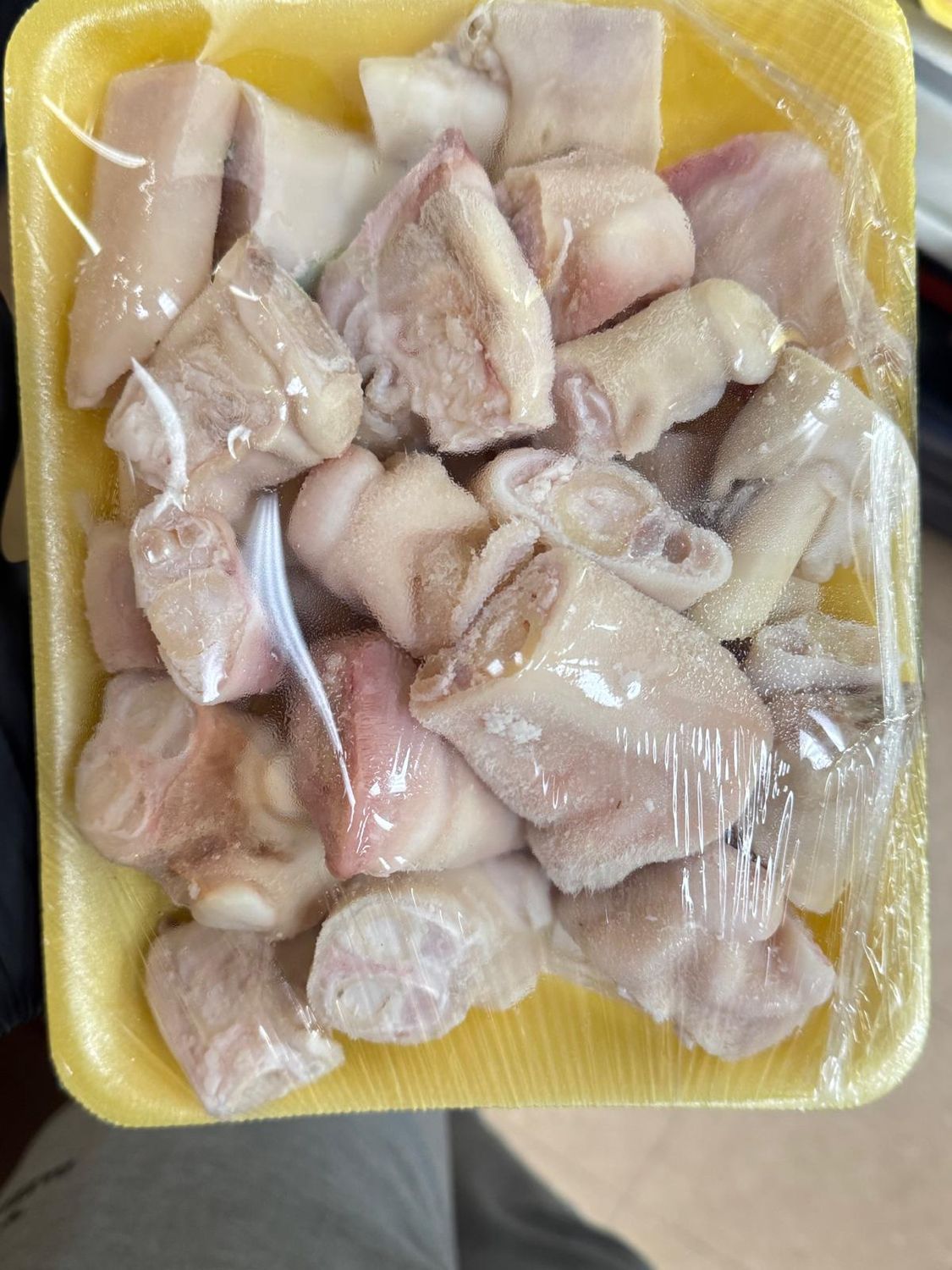 Fresh Halal Goat Paya (feet)
