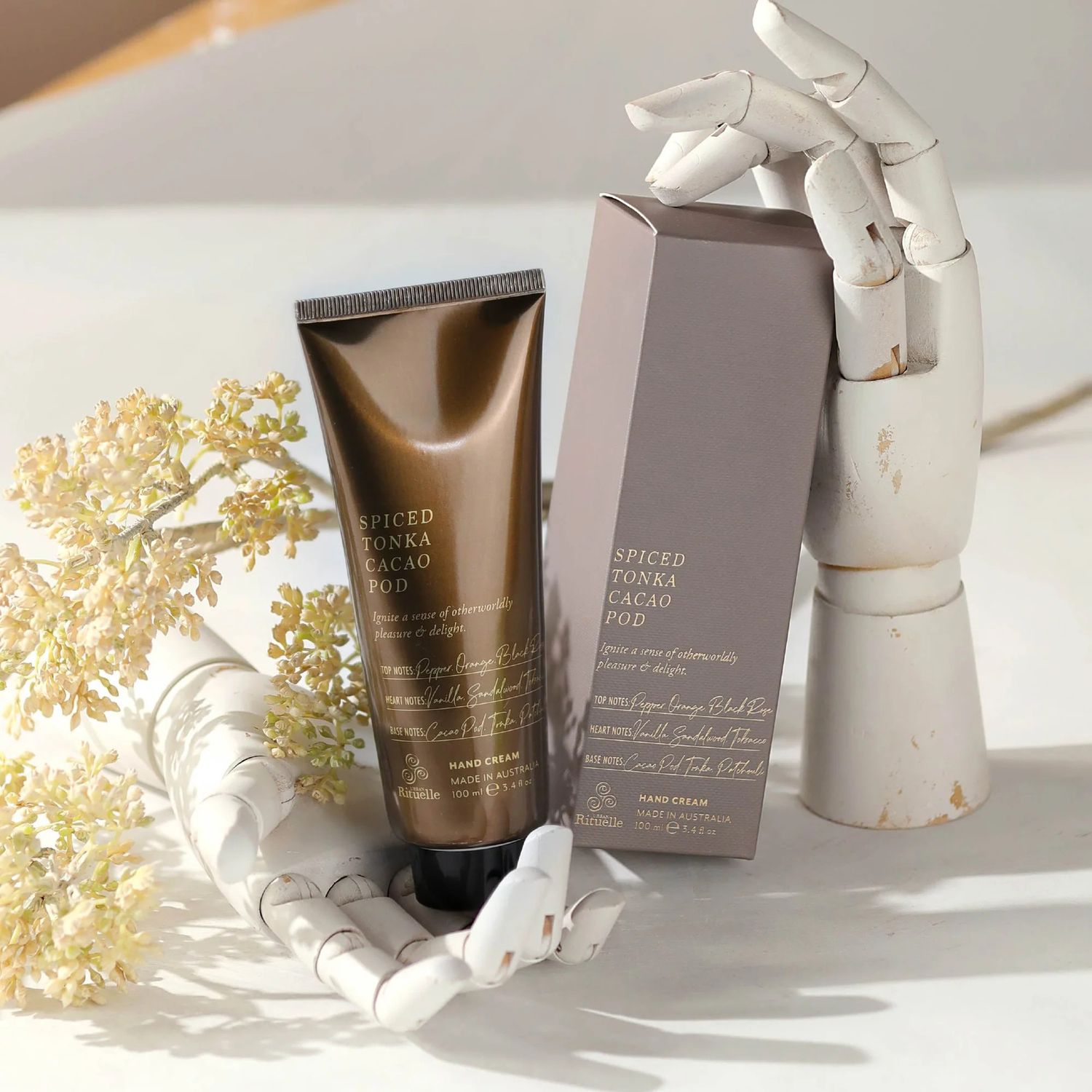 Urban Rituelle Hand Cream, Fragrance: Spiced Tonka Cacao Pod