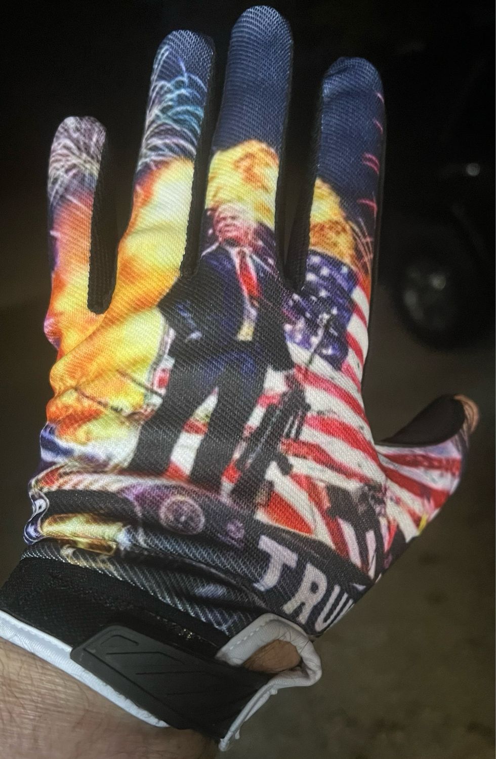 Trump Glove