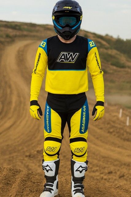 Faded Yellow Adult Gear Set