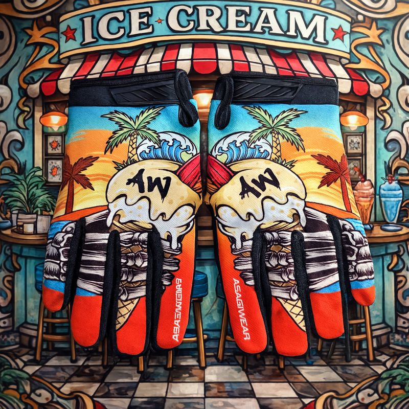 Stay Strapped Classic Gloves