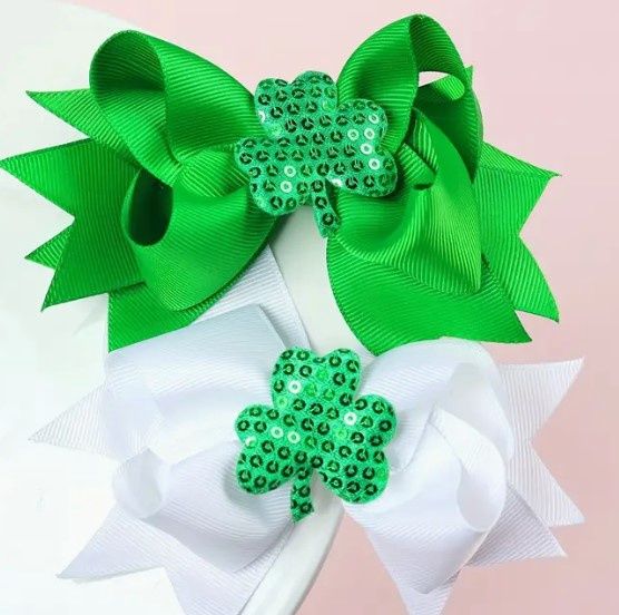 Clover Bow