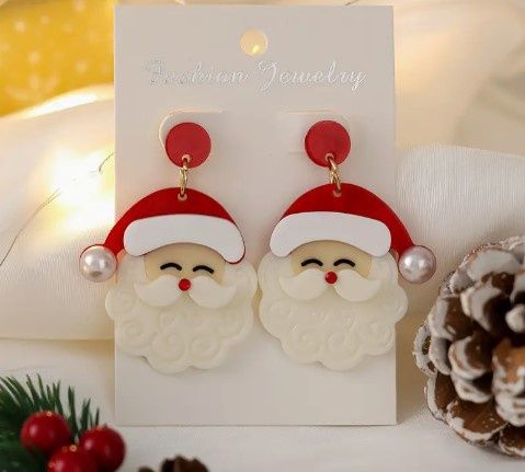 Santa Earring w/Pearl