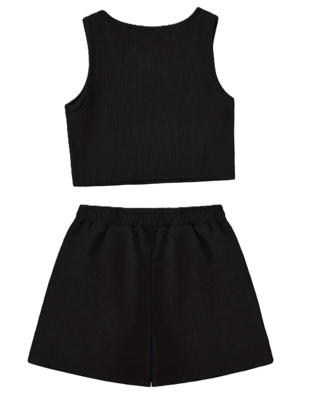 Black Crop Top Outfit