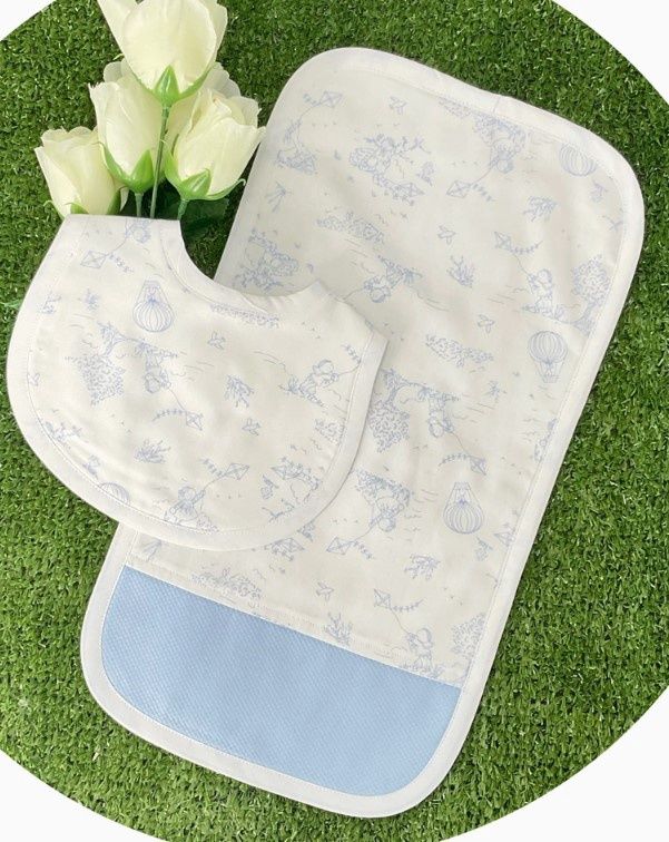 Toile Burp &amp; Bib Set