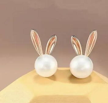 Pearl Bunny Earring