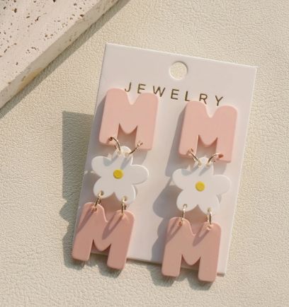 Mom Daisy Earrings