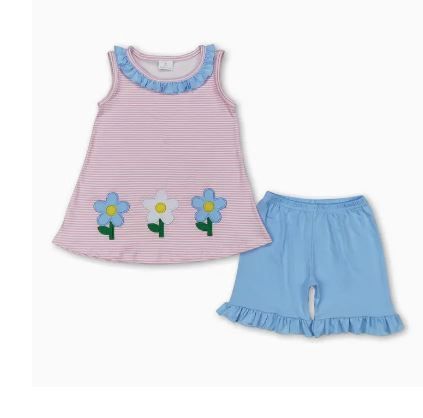 Sleeveless Daisy Outfit