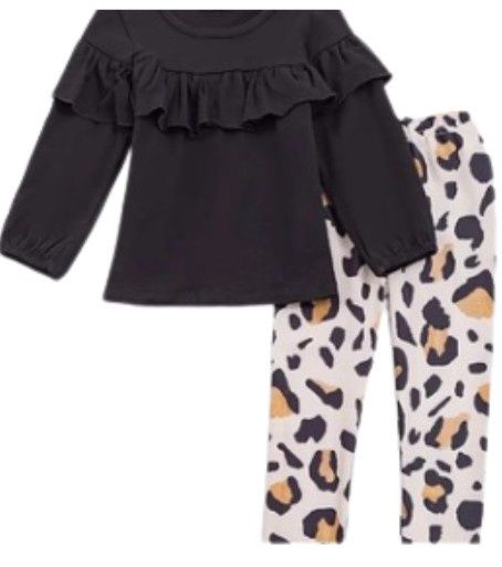 Black Leopard Legging Outfit