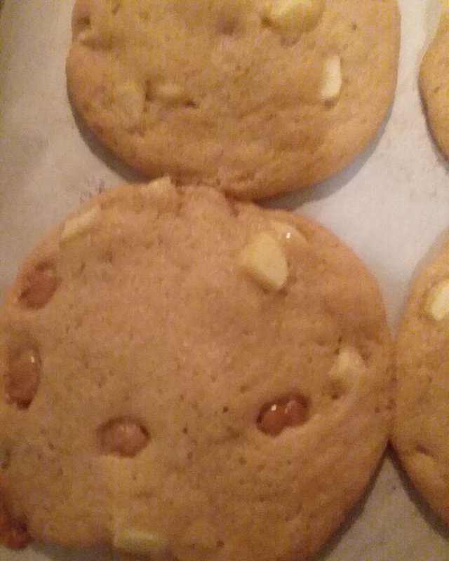 Carmel Apple Cookie