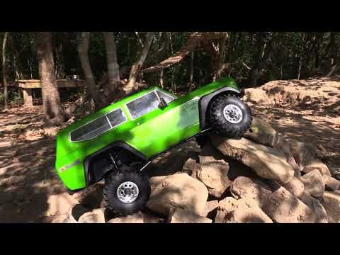 REDCAT GEN8 V2 (GREEN) 1:10 INTERNATIONAL HARVESTER SCOUT II ROCK CRAWLER