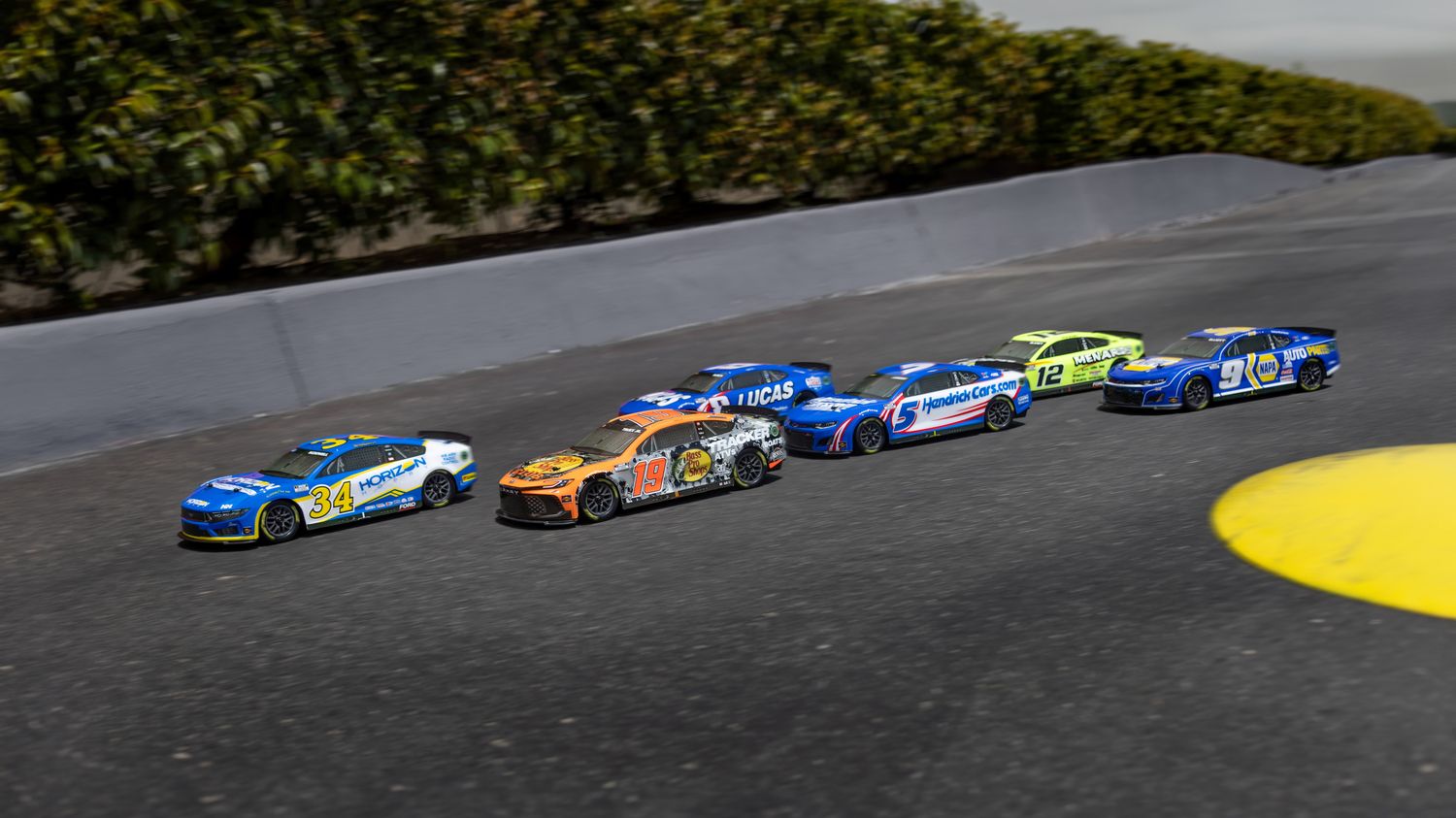 Kyle Larson No. 5 HendrickCars.com 2024 Chevrolet ZL1 Camaro: 1/12 AWD LOSI NASCAR RC Racecar