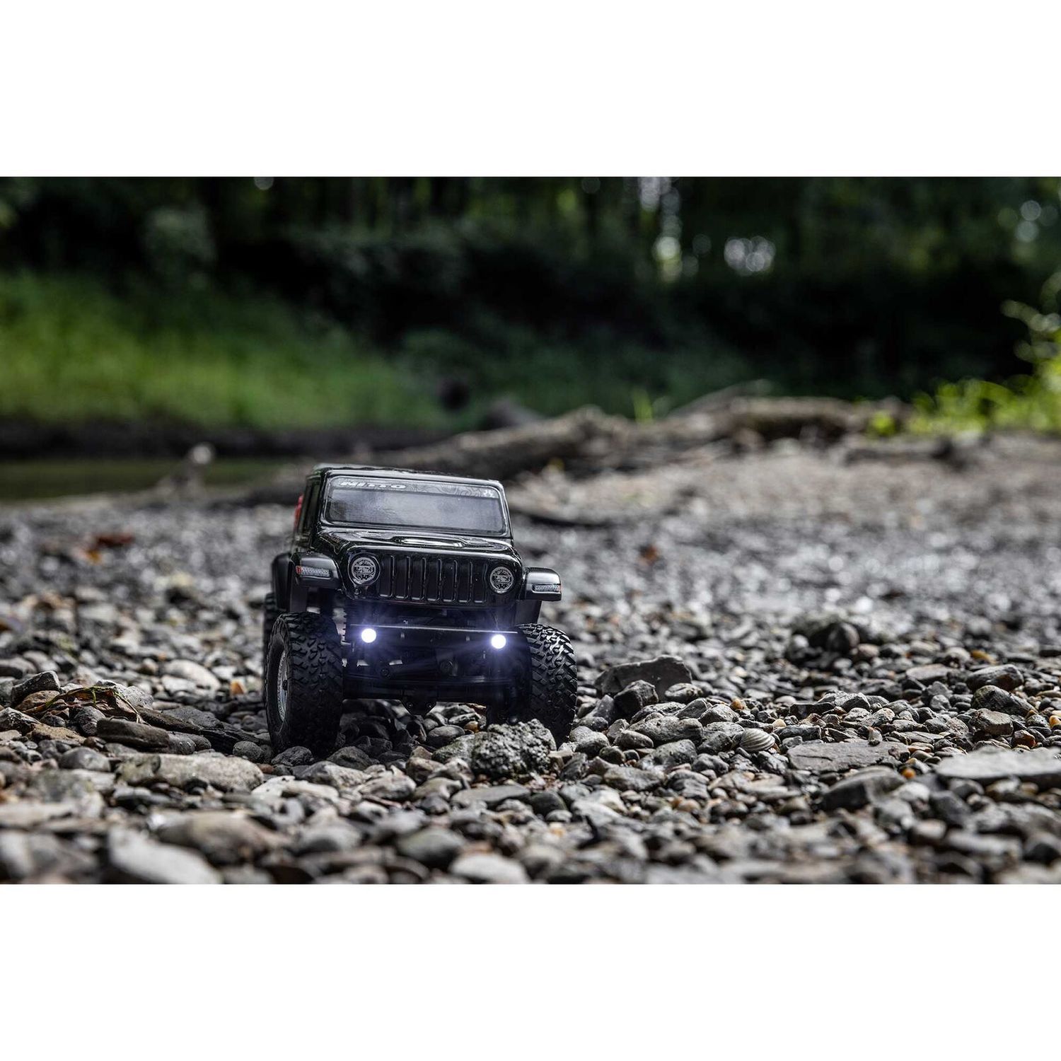 1/24 SCX24 Jeep JT Gladiator 4X4 RTR Brushed Rock Crawler (Battery &amp; Charger Included), Black