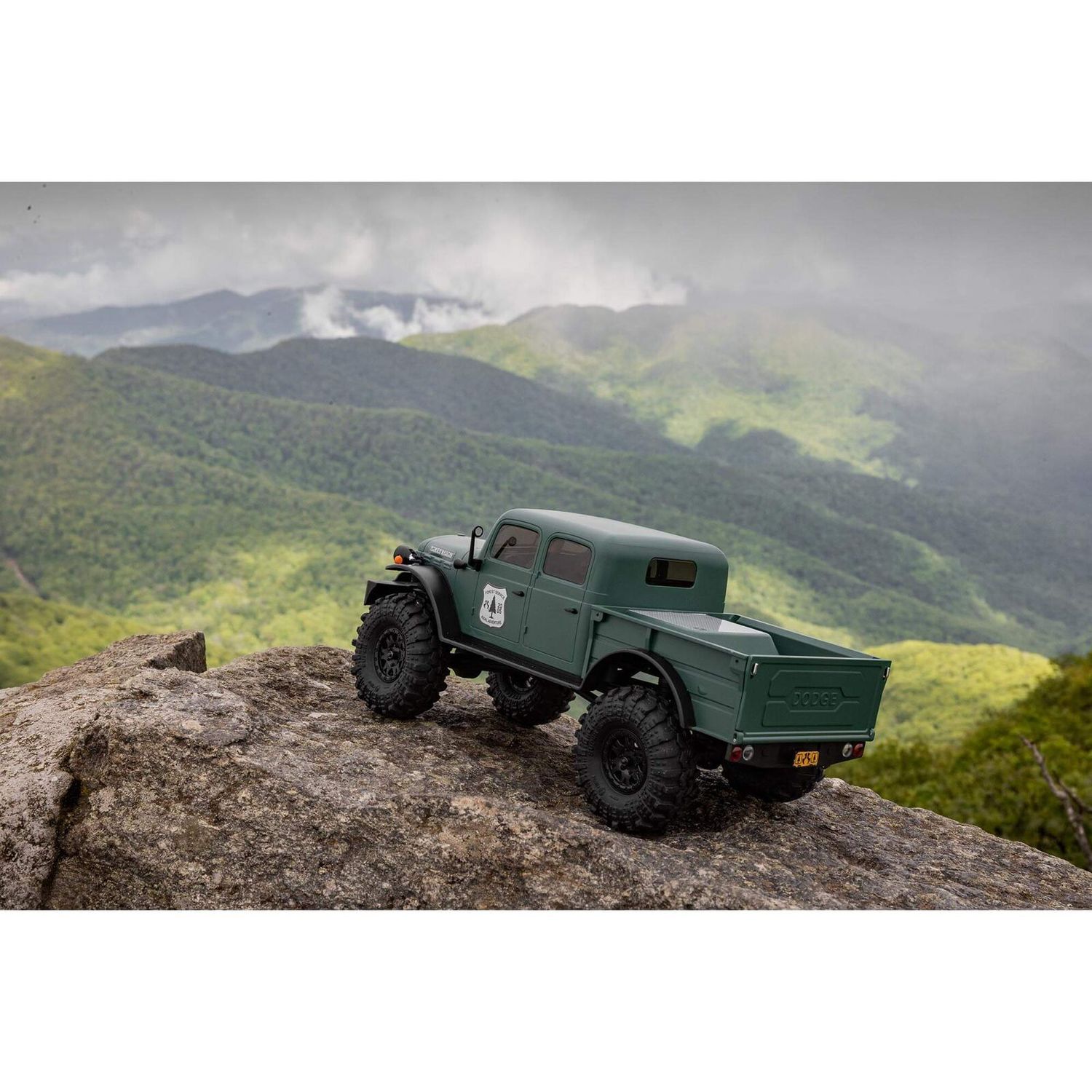 SCX24 40&#39;s 4 Door Dodge Power Wagon, Green: 1/24 4WD-RTR