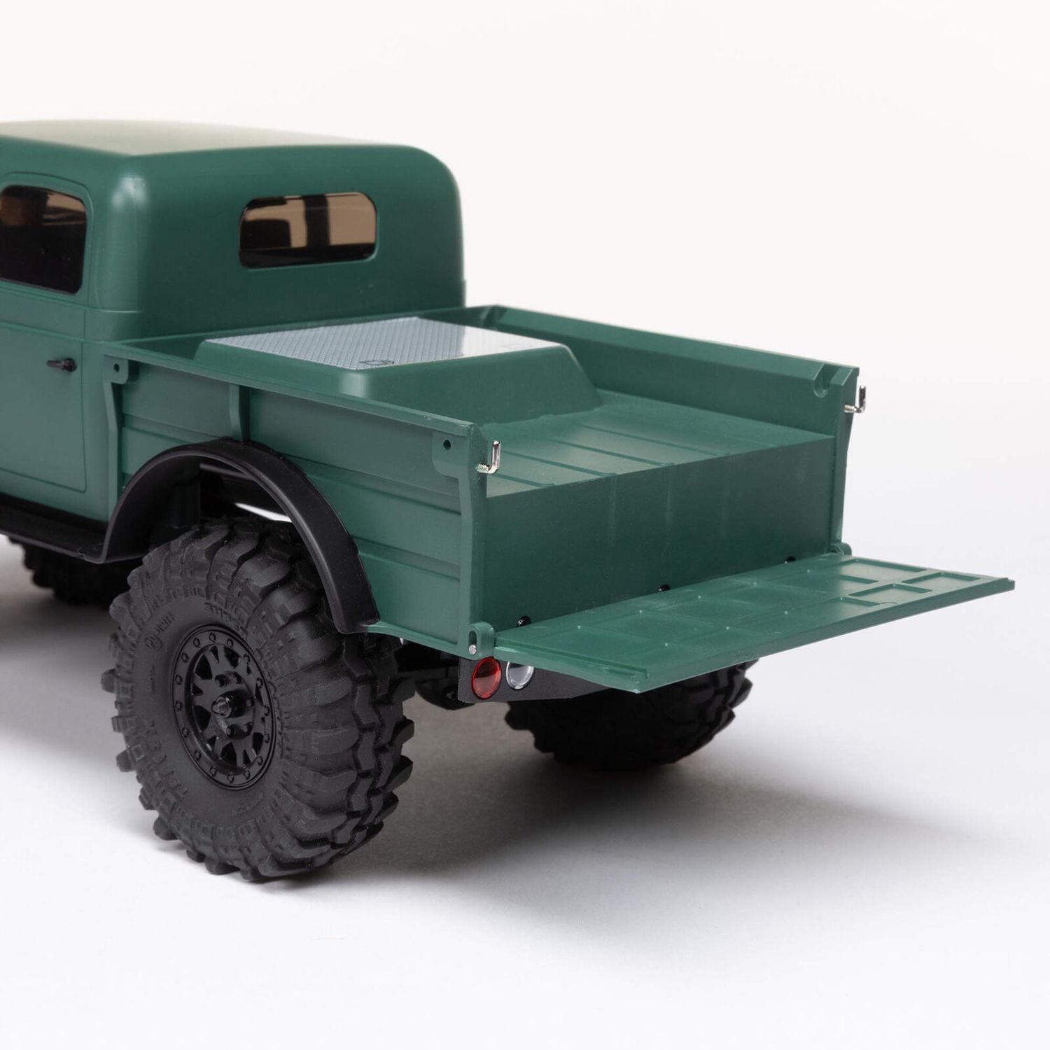 SCX24 40&#39;s 4 Door Dodge Power Wagon, Green: 1/24 4WD-RTR