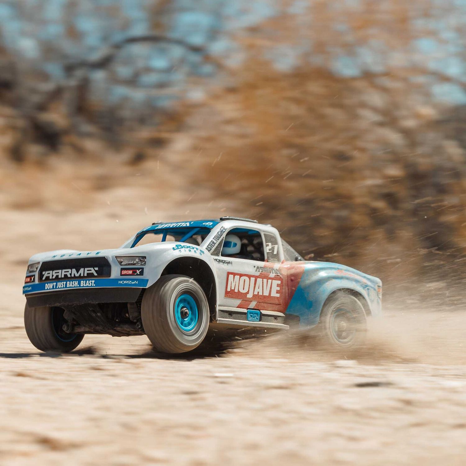 1/16 MOJAVE GROM 223S DSC 4X4 RTR Brushless Desert Truck (Battery &amp; Charger Included), White