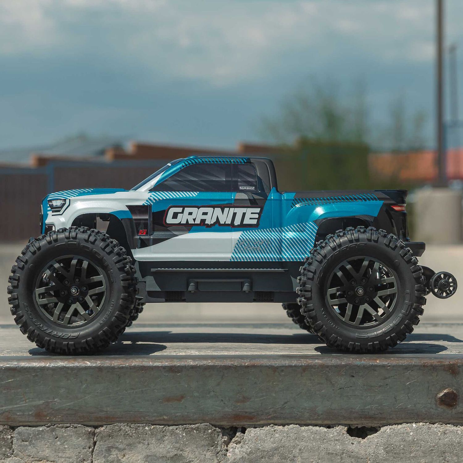 1/10 GRANITE 4X4 223S BLX BRUSHLESS MONSTER TRUCK RTR WITH DSC, BLUE