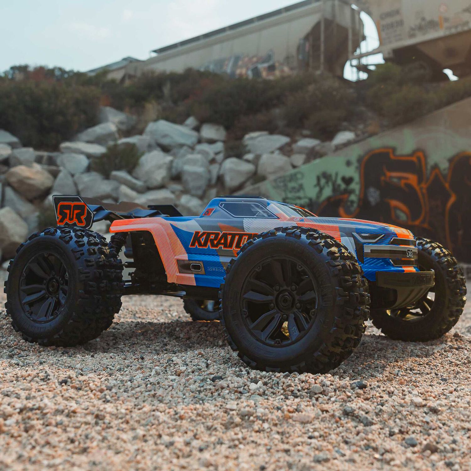 1/8 KRATON 4X4 6S BLX BRUSHLESS V6 SPEED TRUCK RTR (Blue/Orange)