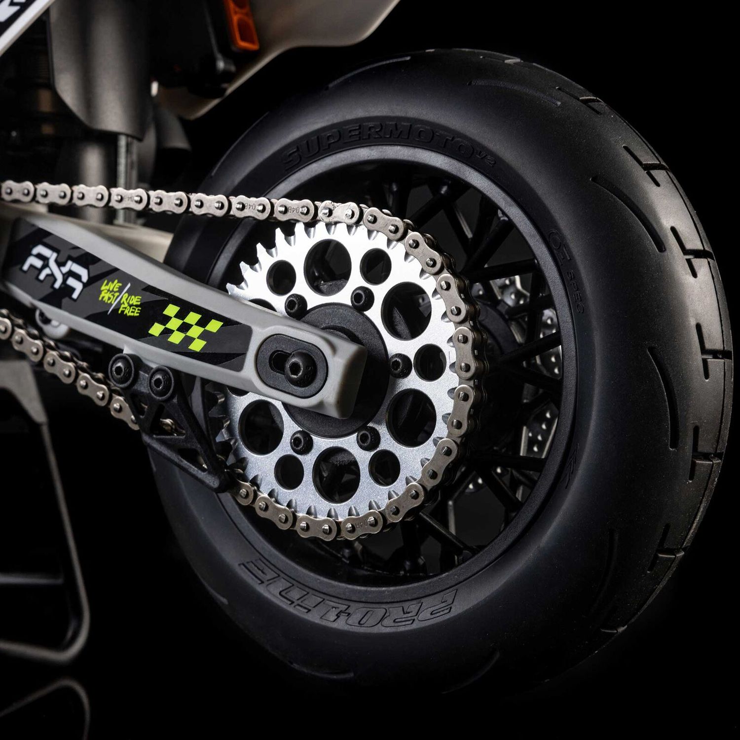 Promoto-SM 1/4 Super Moto Motorcycle, FXR, White: RTR Basic