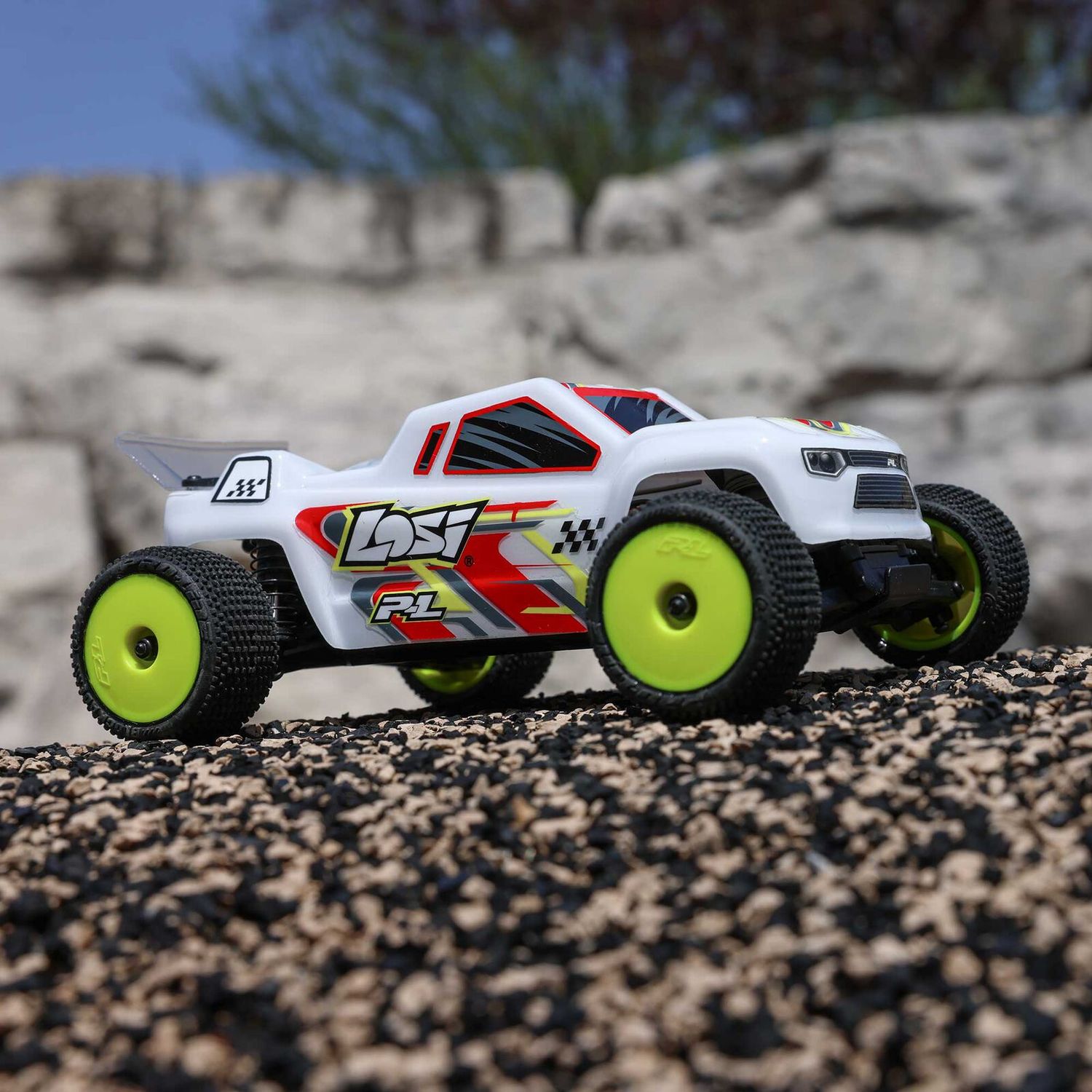 1/28 Micro-T 2S 2WD RTR Stadium Truck (Battery &amp; Charger Included), White