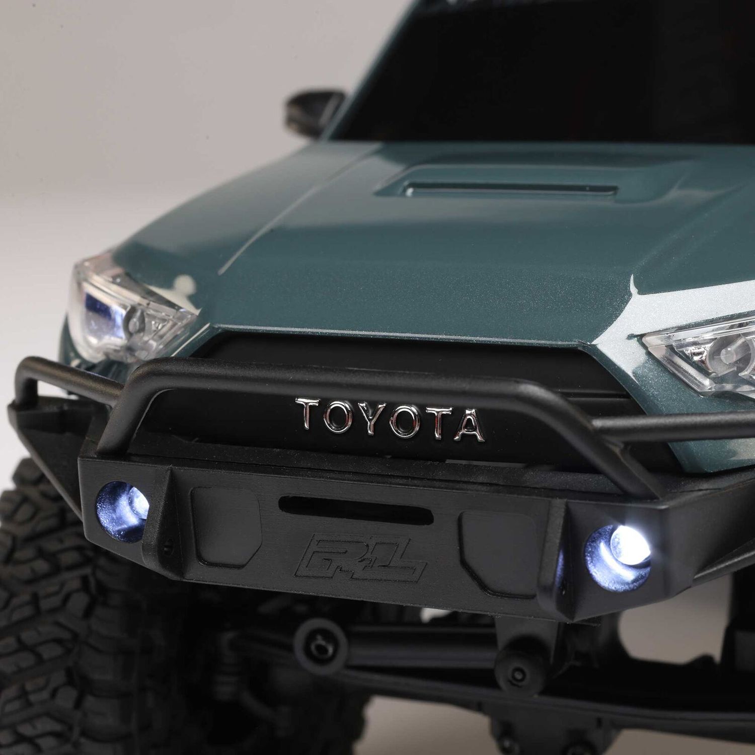1/24 SCX24 Toyota 4Runner 4X4 RTR Brushed Rock Crawler (Battery &amp; Charger Included), Gray