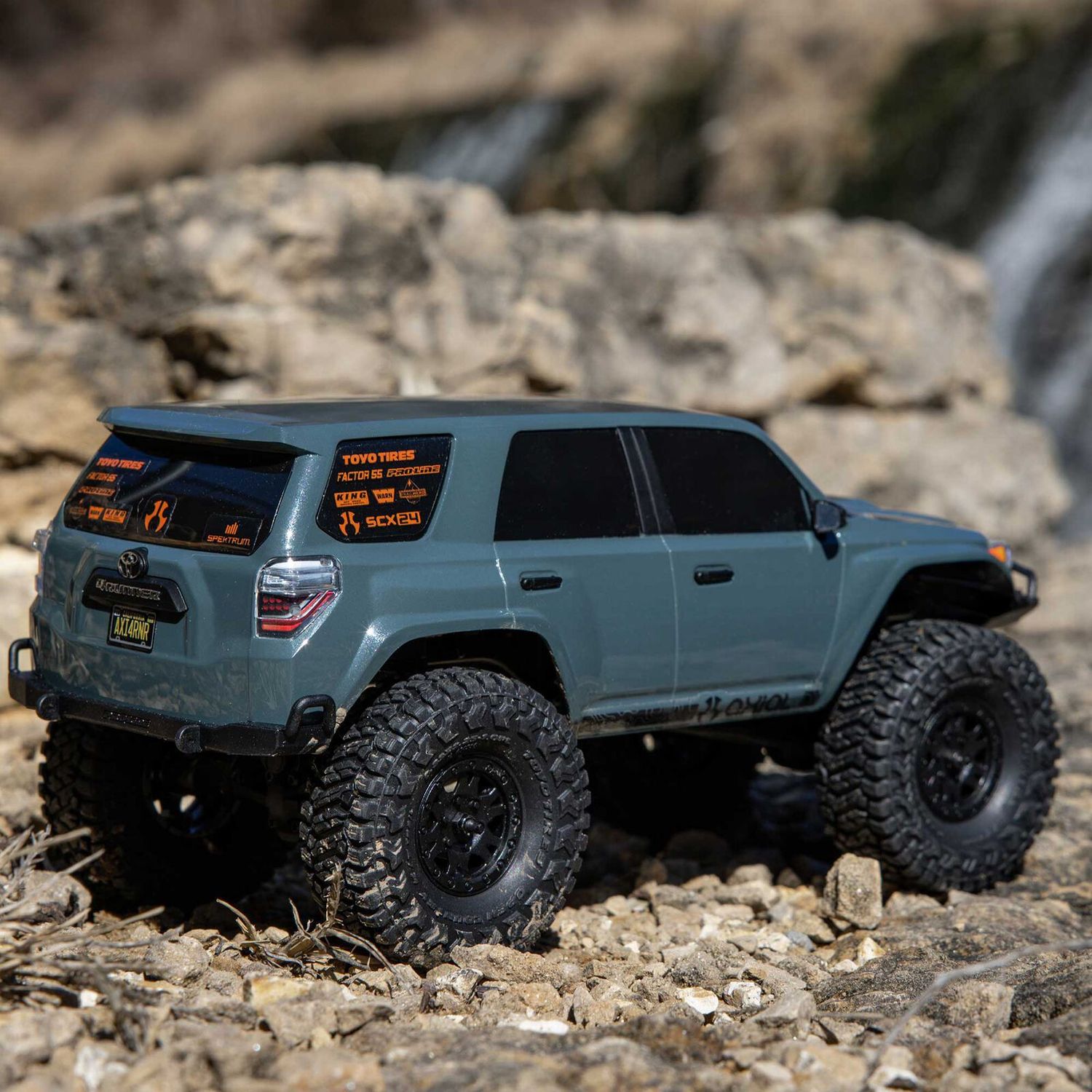 1/24 SCX24 Toyota 4Runner 4X4 RTR Brushed Rock Crawler (Battery &amp; Charger Included), Gray