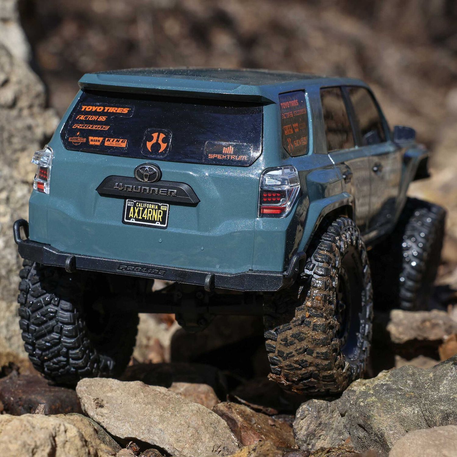 1/24 SCX24 Toyota 4Runner 4X4 RTR Brushed Rock Crawler (Battery &amp; Charger Included), Gray