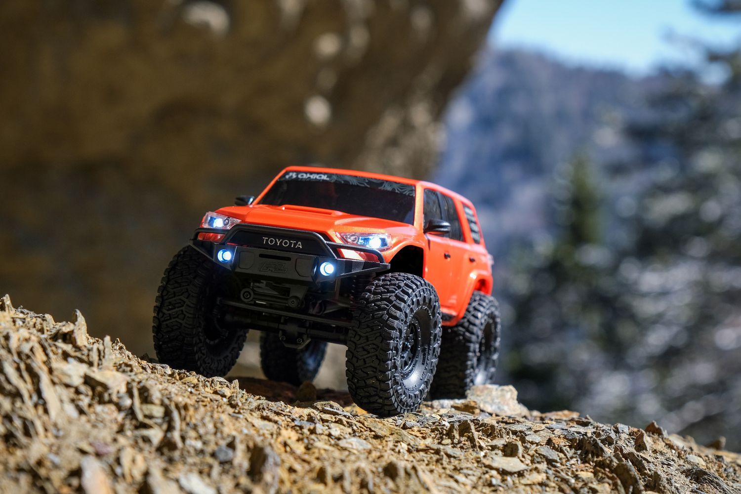 1/24 SCX24 Toyota 4Runner 4X4 RTR Brushed Rock Crawler (Battery &amp; Charger Included), Orange