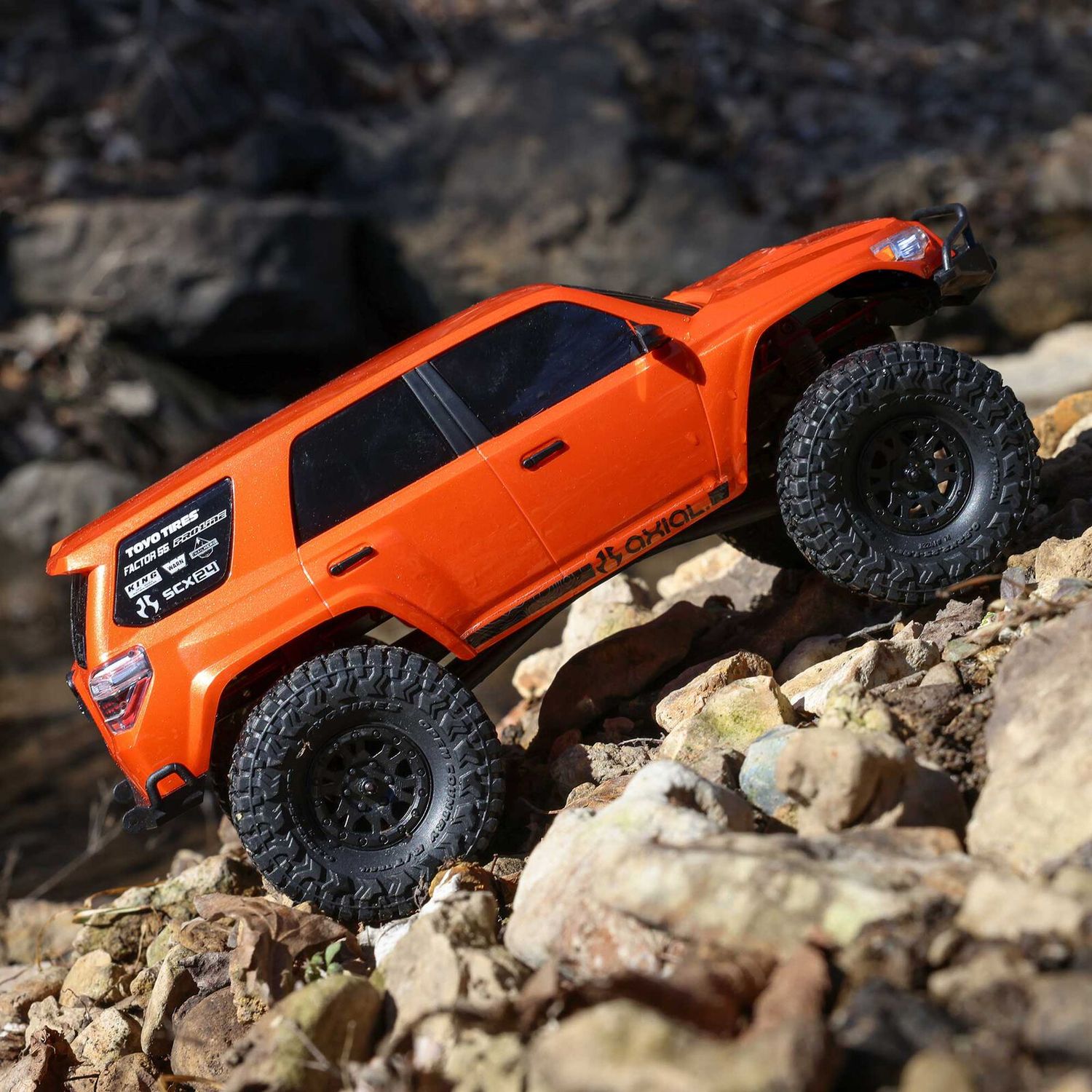 1/24 SCX24 Toyota 4Runner 4X4 RTR Brushed Rock Crawler (Battery &amp; Charger Included), Orange