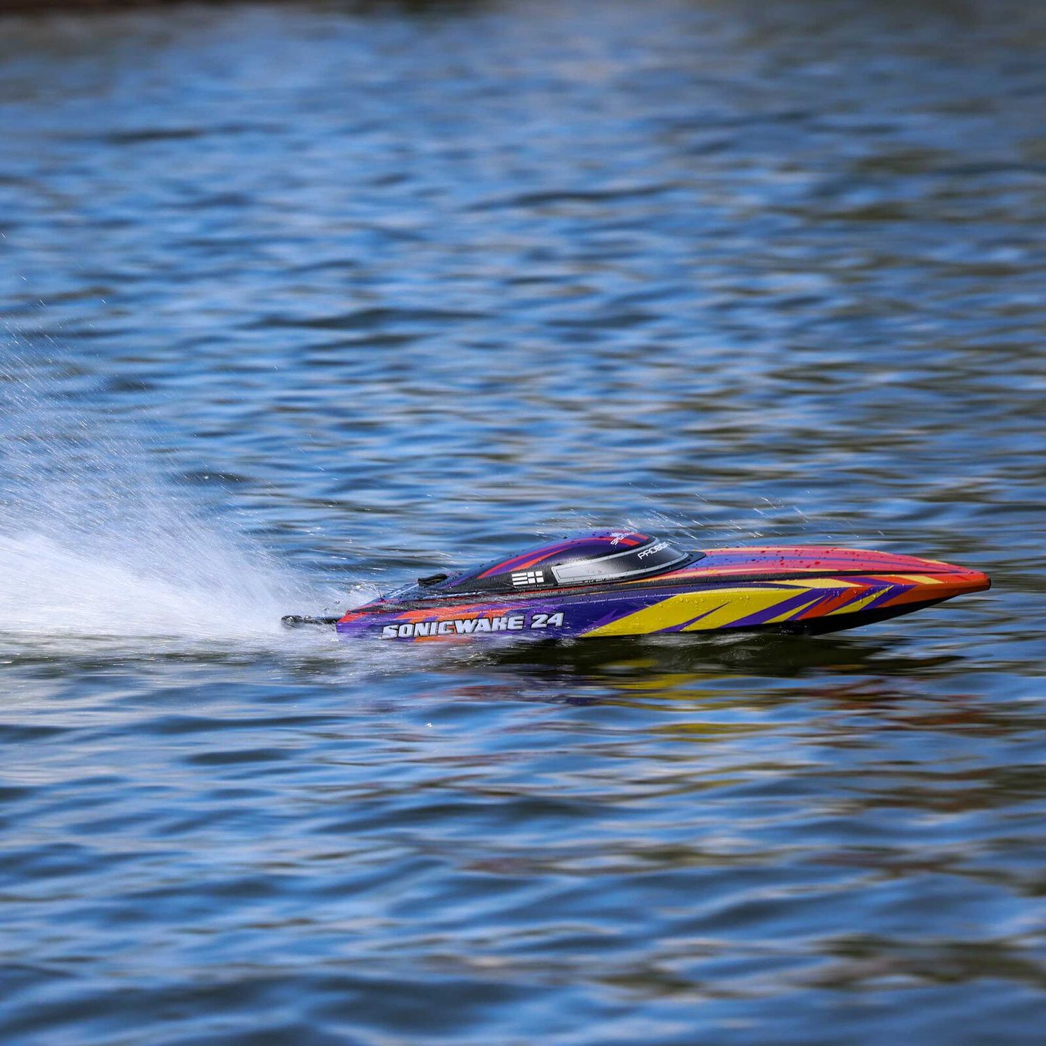 Sonicwake 24&quot; Self-Righting Brushless Deep-V RTR (Battery &amp; Charger Included), Red