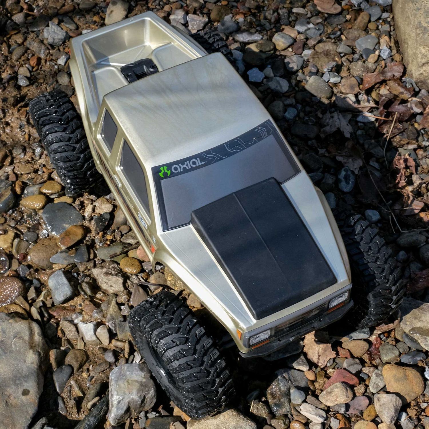 1/10 SCX10 III Coyote 4X4 RTR Rock Crawler (Battery &amp; Charger Included), Gold