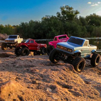 Ultra-Micro 1/30 · 1/32 Scale Crawlers