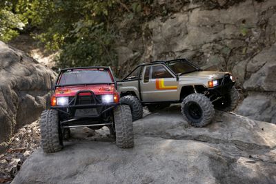 1/10 Axial SCX10 III 1987 Toyota SR5